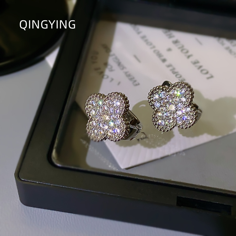 Cercei din cupru cu floare patru petale, setare cu diamante complete, stil Fashion OL