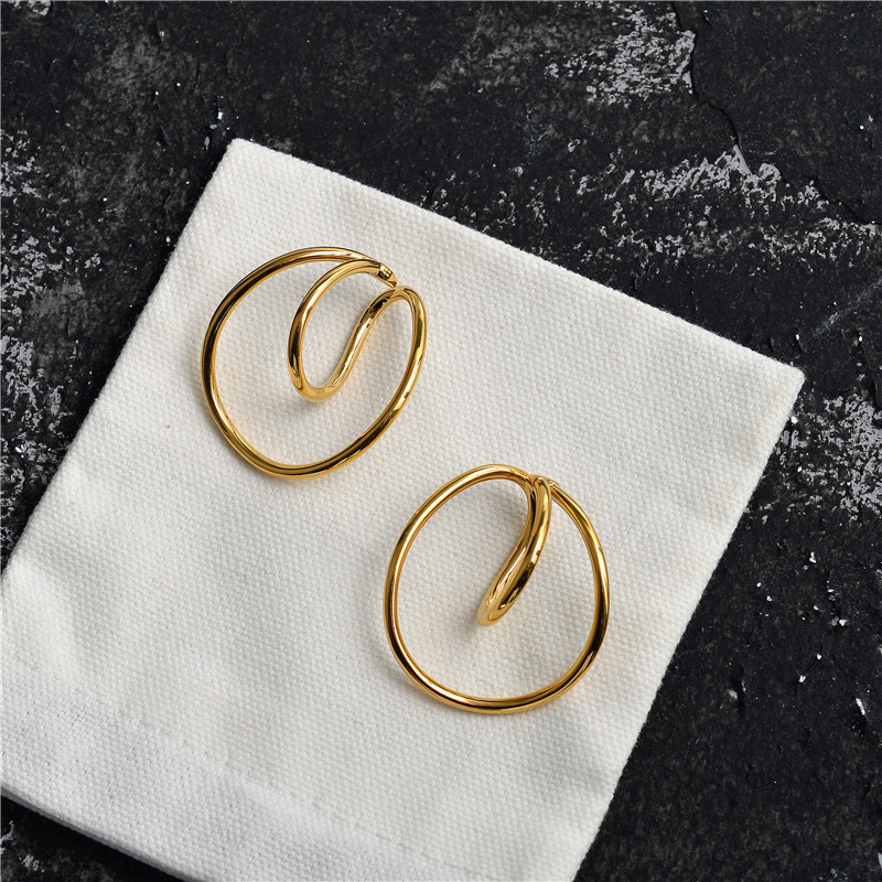 Clipuri geometrice pentru urechi, fără piercing – fabricate manual, aliaj cu strat de argint sau aur, stil influencer, primăvara 2025