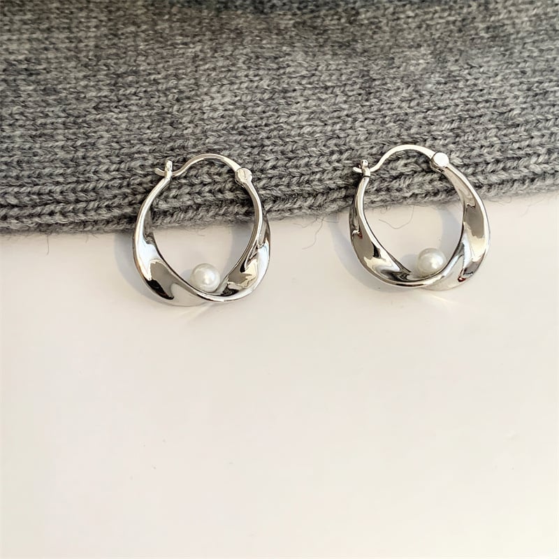 Női fülklipszek Möbius geometriájú gyöngyökkel, réz anyagból, elektroplakálás, női stílus, tavasz 2025