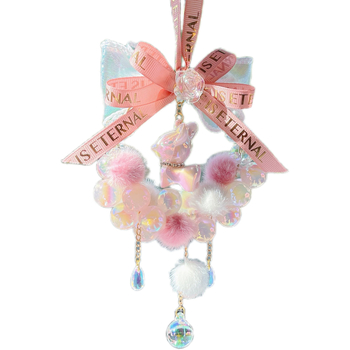 Autó belső dekorációhoz készült rajzfilmszerű szarvas függő dísz, műkristályból