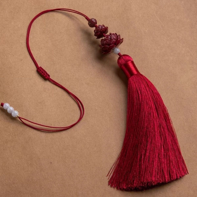 Автомобилна висулка от циннабар, лотусов дизайн, модерна стилистика, стерилизационна функция, аксесоар за огледало за задно виждане