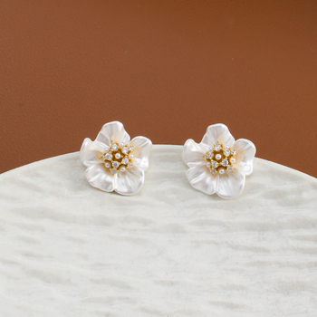 Mesterséges gyöngyökkel Camellia fülbevalók, virág alakú, fülcsipesz szúnyogok ellen, elektroplatált, nőknek