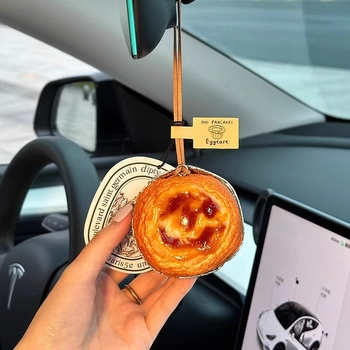 Автомобилен висящ декор за огледало – карикатурен стил, сплав, ароматизатор, автомобилни украси (материал: сплав; стил: карикатурен; функция: ароматизатор; сорт: автомобилни украси)