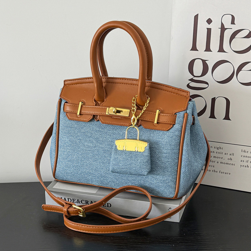 Ženska PU torba, platinskog stila, crossbody s zatvaračem i džepom na zip