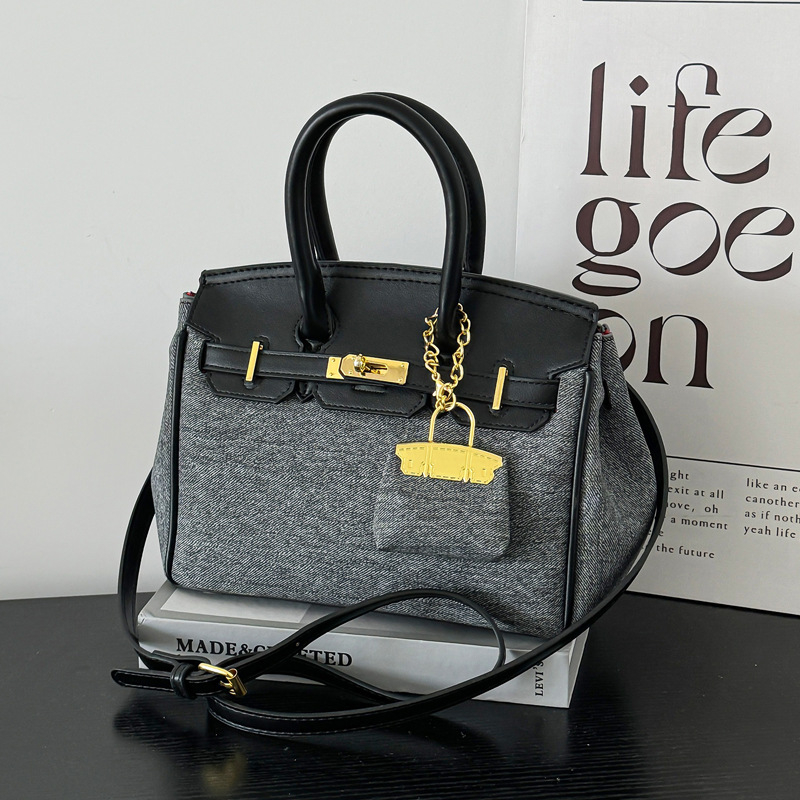 Ženska PU torba, platinskog stila, crossbody s zatvaračem i džepom na zip