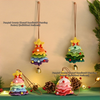 Kalėdinis eglutės papuošalas automobiliui ir kuprinei — rankomis nerta pakabukas, dekoratyvi scena, lydinys