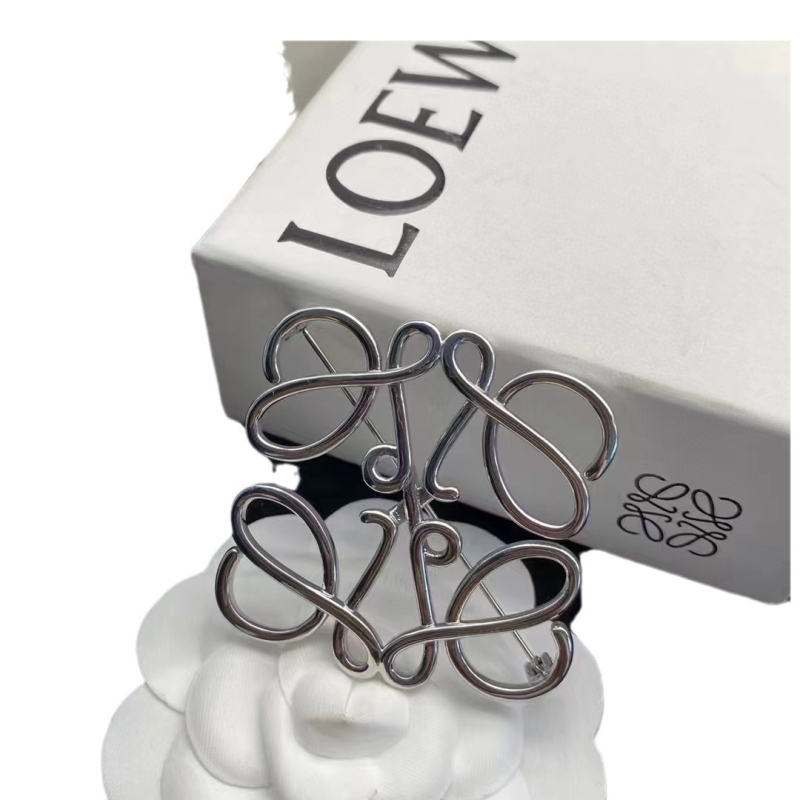 Медна геометрична брошка с резбована висулка, обици и гривна в комплект (пролет 2023, електроплатинация, корейски стил)