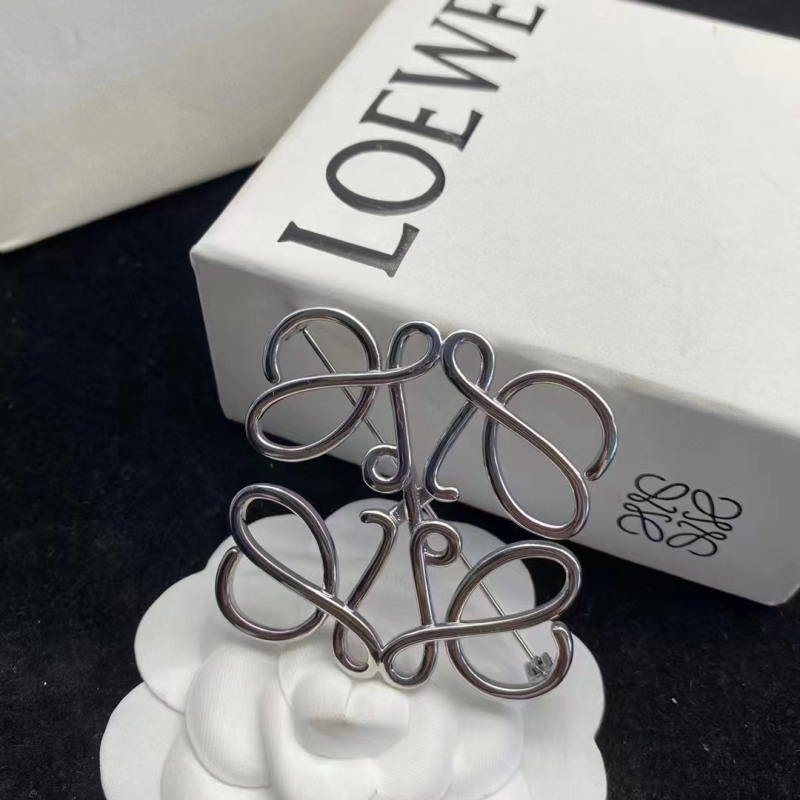 Медна геометрична брошка с резбована висулка, обици и гривна в комплект (пролет 2023, електроплатинация, корейски стил)