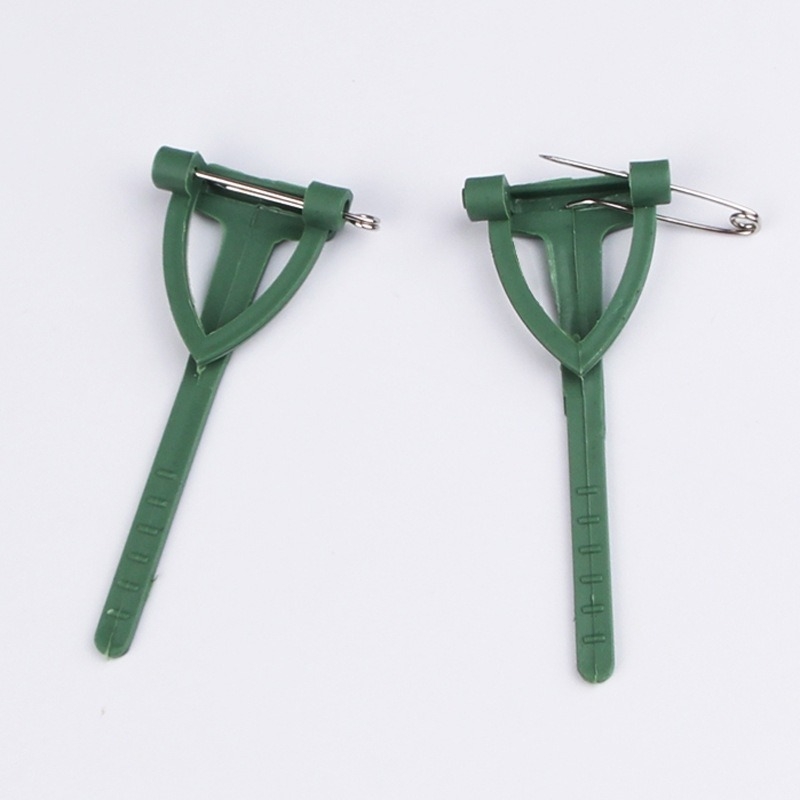 Clip corsaj în formă de T triunghiular — plastic; producție prin injecție + asamblare manuală; stil: coreean; utilizare: nuntă (Specificații: Material: Plastic; Proces: Turnare prin injecție + asamblare manuală; Stil: Coreean; Utilizare: Nuntă)