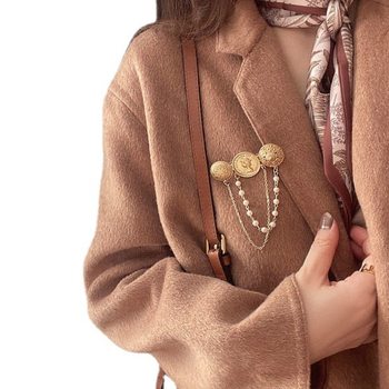 Broš – geometrijski dizajn, unisex, legura, ugravirano umjetnim kamenjem/poludragim kamenjem, elektroplatiranje