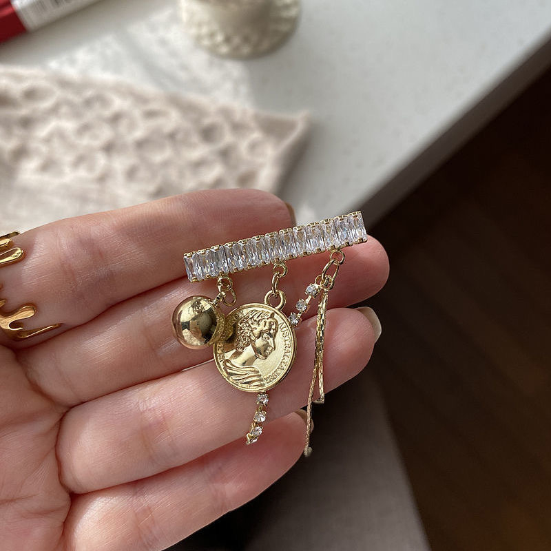 Broš – geometrijski dizajn, unisex, legura, ugravirano umjetnim kamenjem/poludragim kamenjem, elektroplatiranje