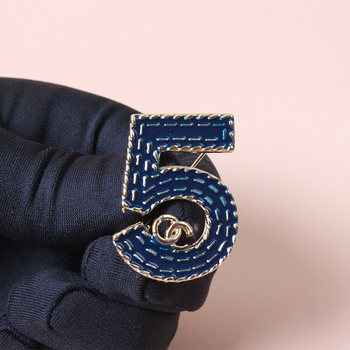 Broska – vintage stílus, uniszex, modell: mellkas virága, olajcseppes felület, ötvözet anyag, 2024 tavaszi megjelenés