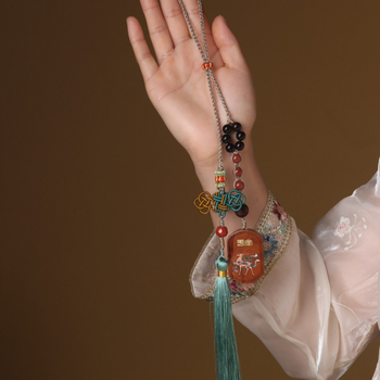 Pandantiv auto din lemn de santal, placat cu aur, stil nou chinezesc, accesorii interioare; model: animale drăguțe (ursuleț, purcel); lansare primăvara 2025