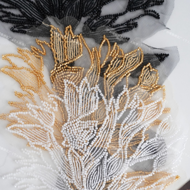 Aplīme ar pērlītēm caurulēs – ziedu forma, modes aksesuārs, druka, pielāgojama