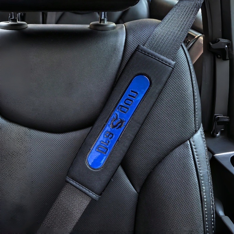 Zaštitni pokrov ramena auto-pojasa - koža s karbonskim uzorkom, Velcro zatvarač, praktičan, bez prilagodbe, bez logotipa
