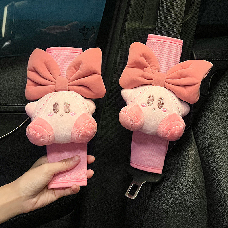 Kirby plišani naslon za sigurnosni pojas automobila — sve sezone, zaštita protiv gušenja, dekorativan dodatak, pogodan kao poklon