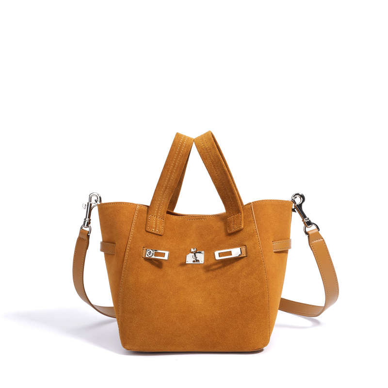 Torba za rameno crossbody od prave kože s teksturom frosted cowhide, oblik bucket, magnetska kopča, unutarnja džep za telefon i džep s patentnim zatvaračem