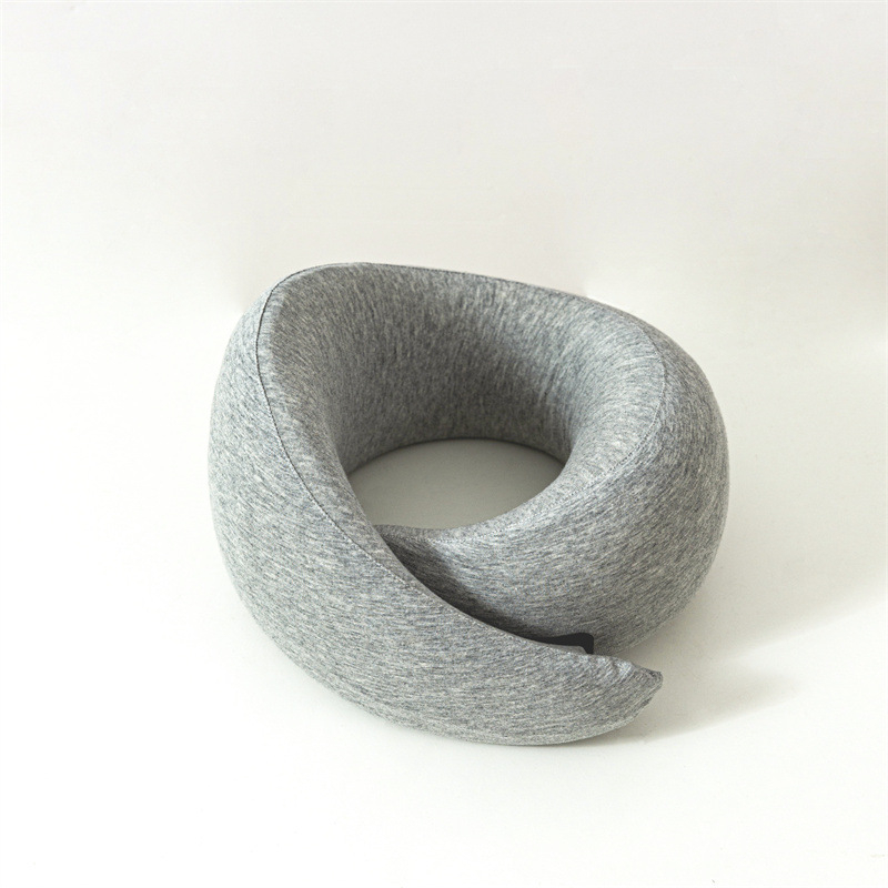 У-образна пътна възглавница за шия с пълнеж от паметен памук, обшивка от модал, тегло под 0,5 кг, модерен минималистичен дизайн.