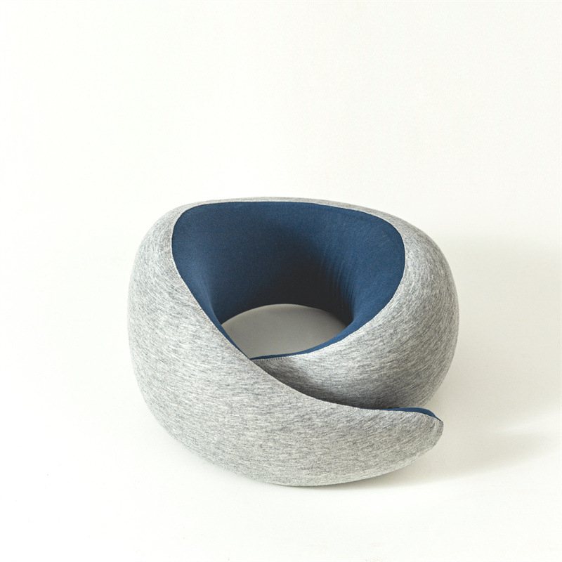 У-образна пътна възглавница за шия с пълнеж от паметен памук, обшивка от модал, тегло под 0,5 кг, модерен минималистичен дизайн.