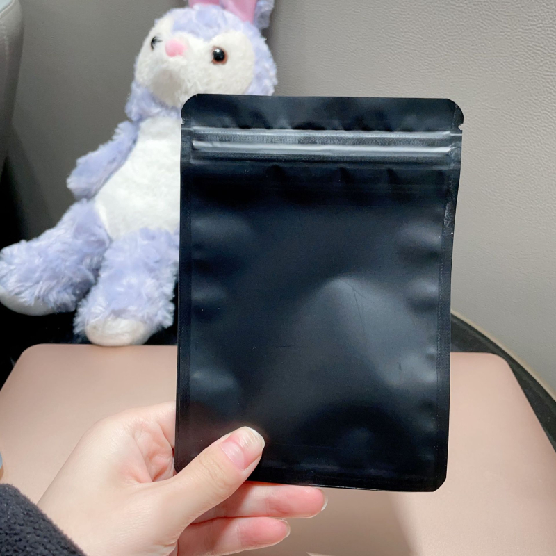 Samozatváracia taška na šperky s nepriehľadnou hliníkovou fóliou, matný film + PET aluminizovaný + CPP; dĺžka uzatvárania 5–20 cm