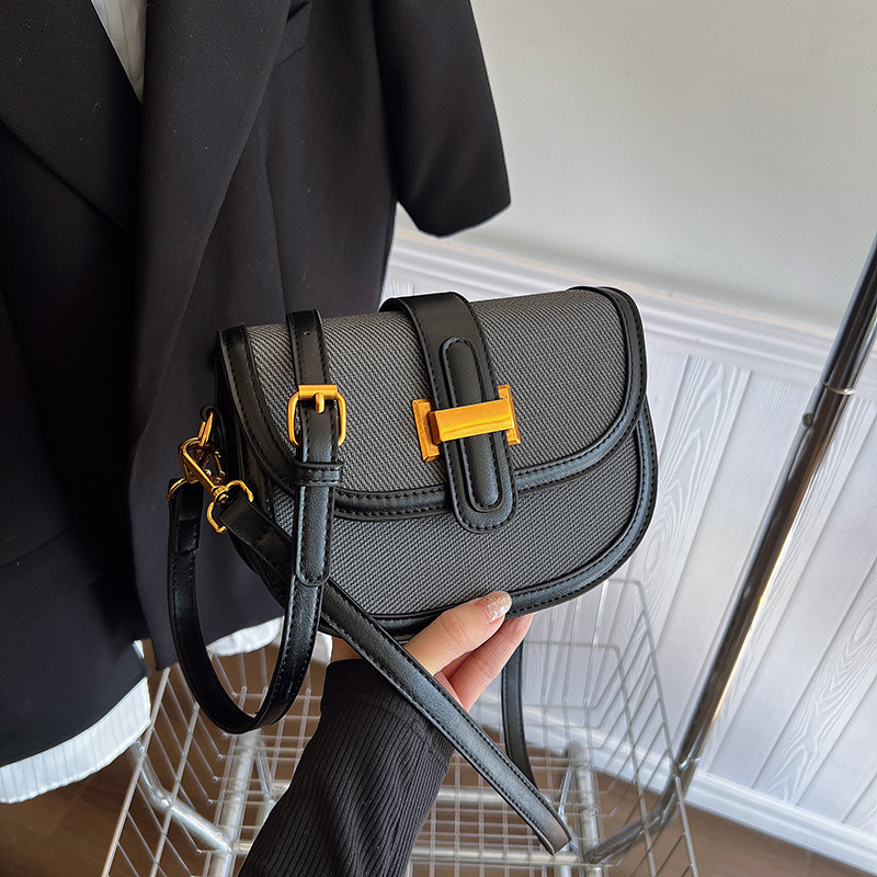 Unisex torba saddle od poliestera s poklopcem, vodoravni kvadratni oblik, unutarnji džep s zatvaračem