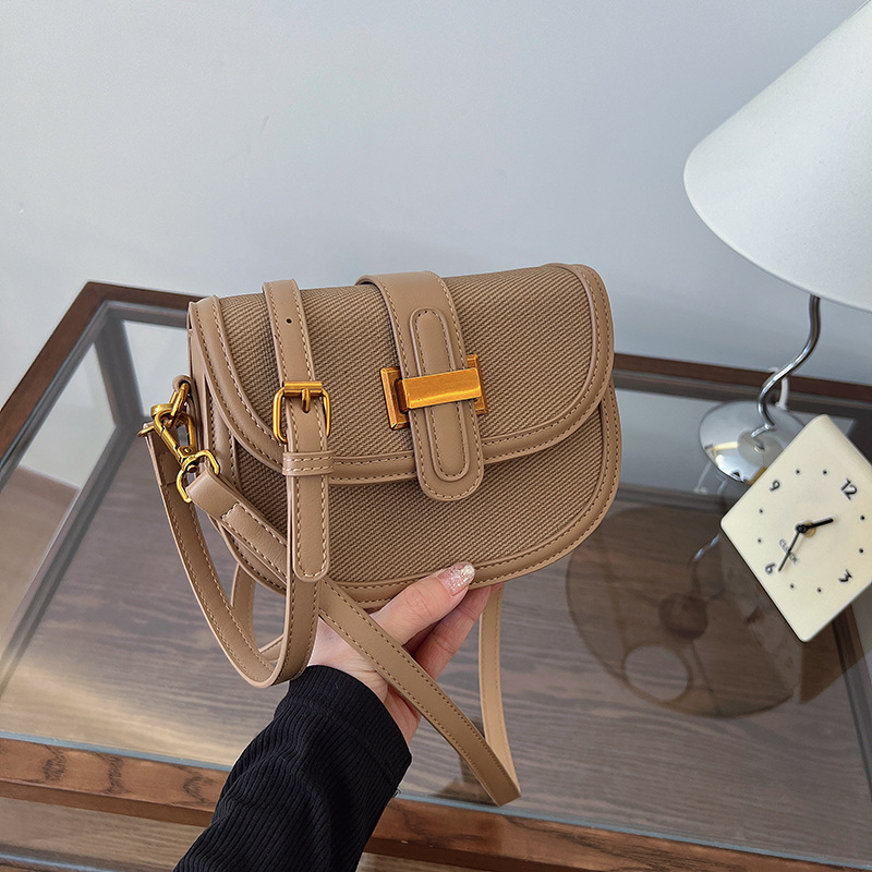 Unisex torba saddle od poliestera s poklopcem, vodoravni kvadratni oblik, unutarnji džep s zatvaračem