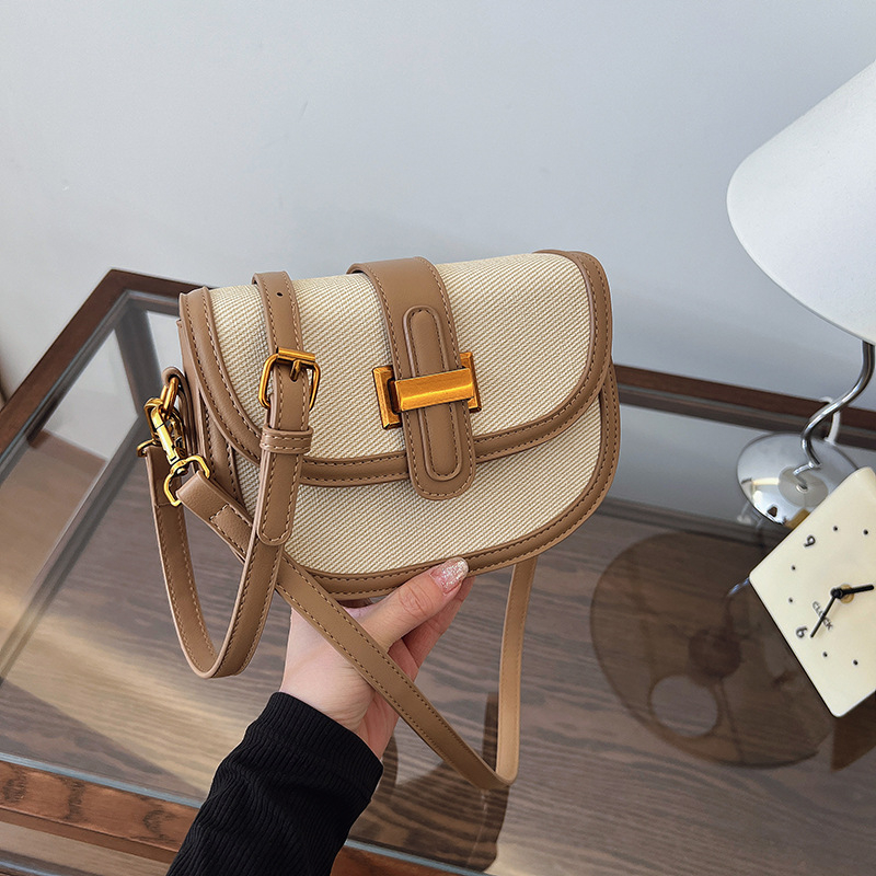 Unisex torba saddle od poliestera s poklopcem, vodoravni kvadratni oblik, unutarnji džep s zatvaračem