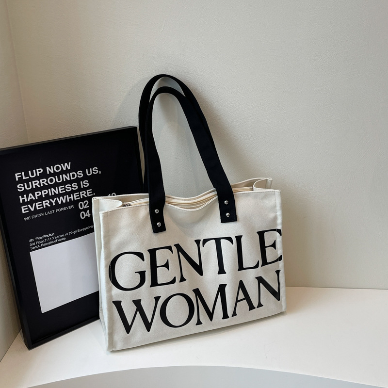 Gentlewoman Geantă tote din pânză — formă orizontală pătrată, fermoar, căptușeală din poliester, buzunar intern pentru telefon, bretele duble, utilizare zilnică, primăvara 2025