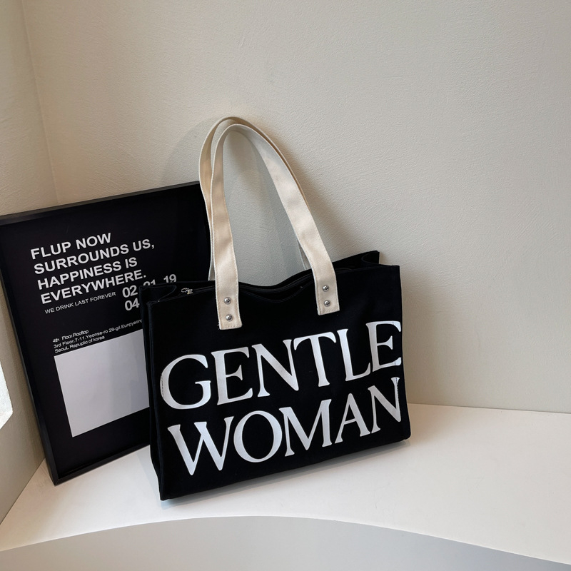 Gentlewoman Geantă tote din pânză — formă orizontală pătrată, fermoar, căptușeală din poliester, buzunar intern pentru telefon, bretele duble, utilizare zilnică, primăvara 2025