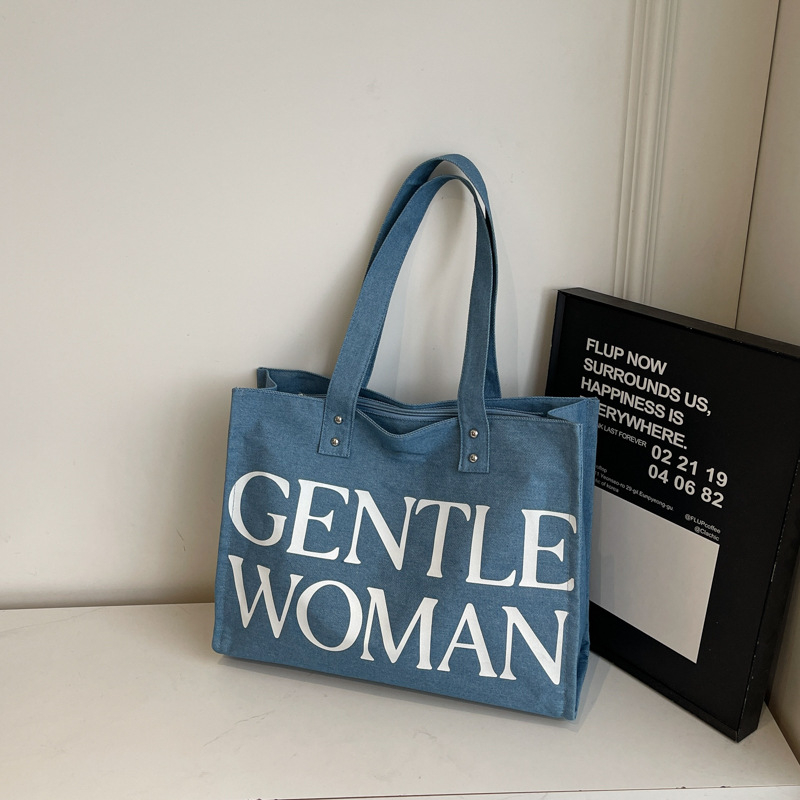 Gentlewoman Geantă tote din pânză — formă orizontală pătrată, fermoar, căptușeală din poliester, buzunar intern pentru telefon, bretele duble, utilizare zilnică, primăvara 2025