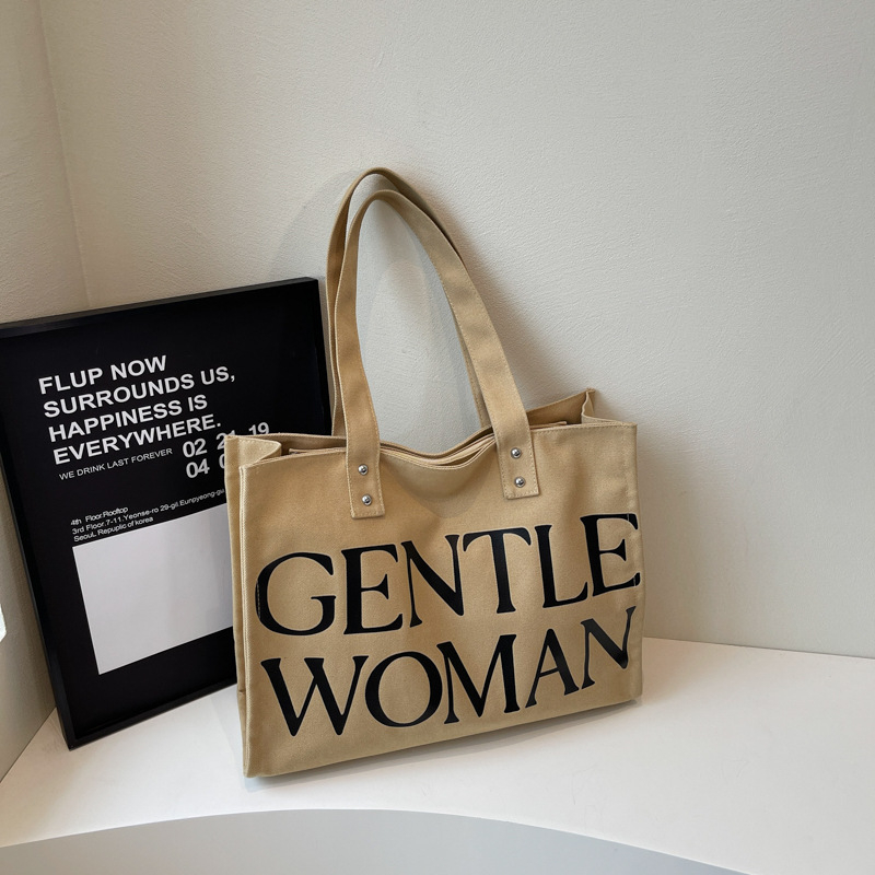 Gentlewoman Geantă tote din pânză — formă orizontală pătrată, fermoar, căptușeală din poliester, buzunar intern pentru telefon, bretele duble, utilizare zilnică, primăvara 2025