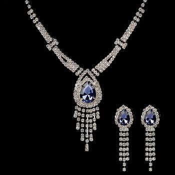 Set nakita: naušnice i ogrlica od kristala, lanac s perlama (bead chain), privjesak od umjetnog kristala; uzorci: Ljubavno srce, Kapljica, Zvono