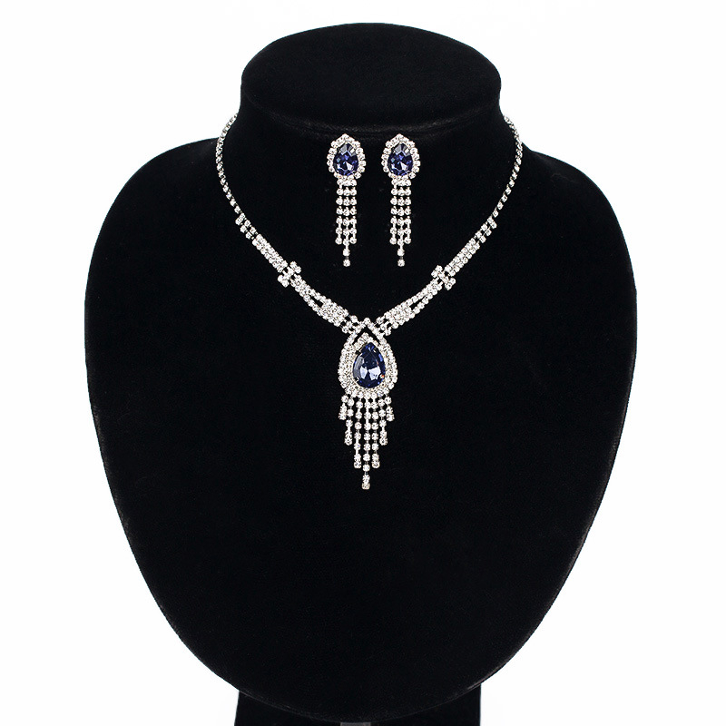 Set nakita: naušnice i ogrlica od kristala, lanac s perlama (bead chain), privjesak od umjetnog kristala; uzorci: Ljubavno srce, Kapljica, Zvono