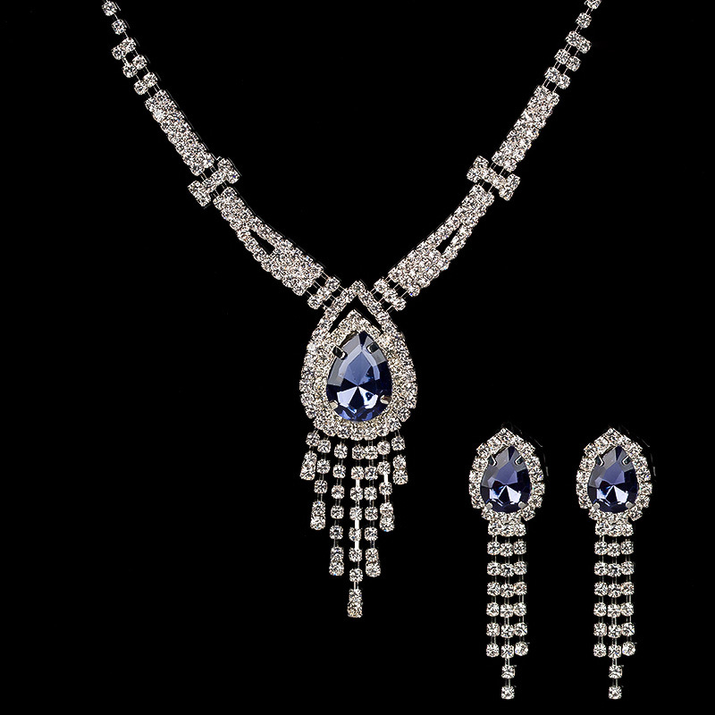 Set nakita: naušnice i ogrlica od kristala, lanac s perlama (bead chain), privjesak od umjetnog kristala; uzorci: Ljubavno srce, Kapljica, Zvono