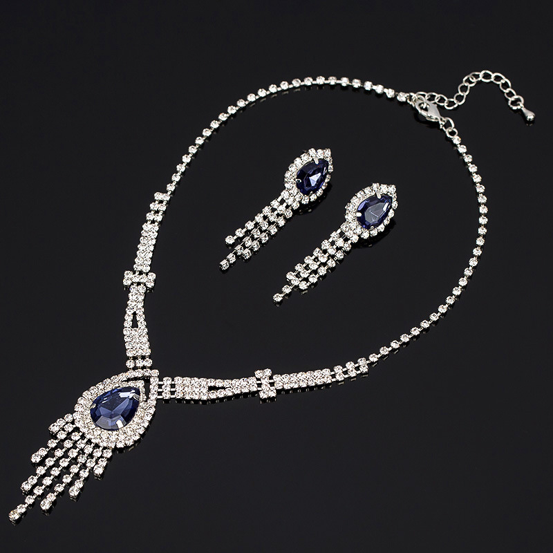 Set nakita: naušnice i ogrlica od kristala, lanac s perlama (bead chain), privjesak od umjetnog kristala; uzorci: Ljubavno srce, Kapljica, Zvono