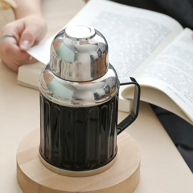 Termosz pohár hőmérséklet kijelzővel és tea szeparátorral, belső 316-os rozsdamentes acél, külső 201-es rozsdamentes acél, vákuumos szigetelés, hordozható otthoni használatra