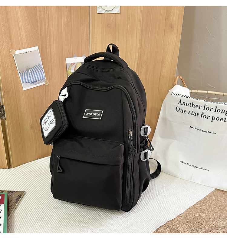 Nylonový batoh pre študentov, 20–35 l, kompatibilný s 15-palcovým laptopom, nepremokavý, ultra ľahký, ergonomicky zahnuté ramenné popruhy.