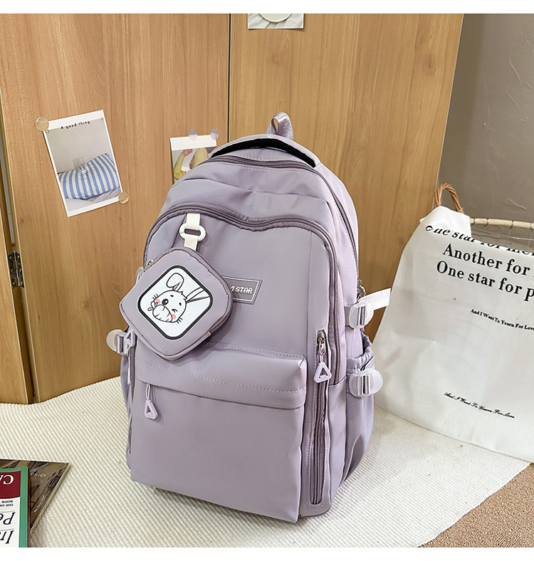 Nylonový batoh pre študentov, 20–35 l, kompatibilný s 15-palcovým laptopom, nepremokavý, ultra ľahký, ergonomicky zahnuté ramenné popruhy.