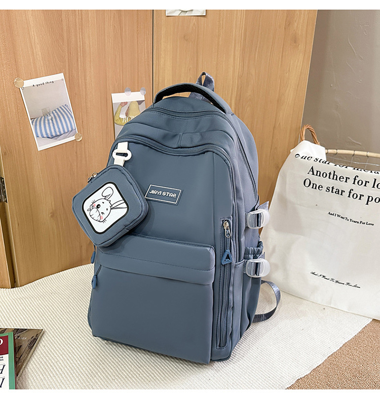 Nylonový batoh pre študentov, 20–35 l, kompatibilný s 15-palcovým laptopom, nepremokavý, ultra ľahký, ergonomicky zahnuté ramenné popruhy.