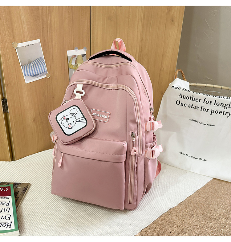 Nylonový batoh pre študentov, 20–35 l, kompatibilný s 15-palcovým laptopom, nepremokavý, ultra ľahký, ergonomicky zahnuté ramenné popruhy.