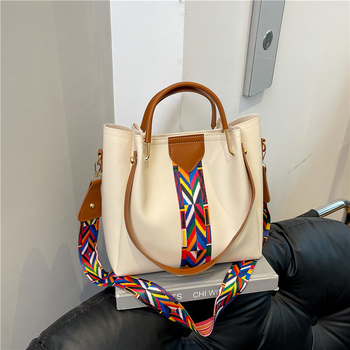 Dámska taška s mestským minimalistickým štýlom, PU koža, vodorovný štvorcový tvar, zipsové otvorenie, polyesterová podšívka.