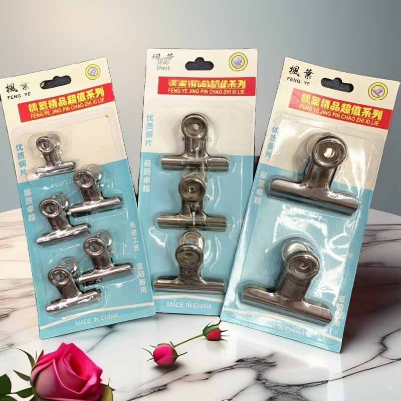 Clema de uscare, metal, modelul 147, marca Independent, stil modern minimalist.