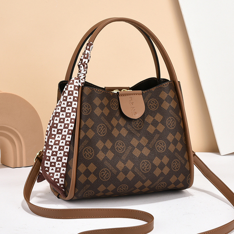 Geantă de mână PVC, stil bucket, material moale, cu căptușeală interioară, bretea simplă, pentru utilizare zilnică, iarna 2023