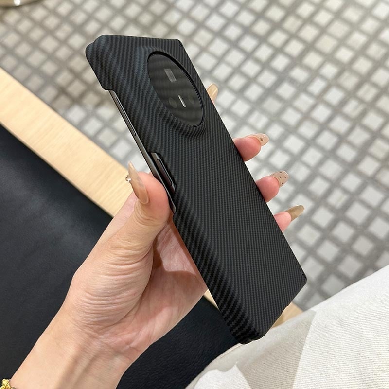 Husa Honor Magicv3/V5 s dvostrukim osovnim sklopom i karbonskom teksturom za VS2/VS3 – Materijal PC, završni premaz s vodnim prijenosom, magnetsko zatvaranje, otpornost na pad, otpornost na otiske prstiju, prilagodljivo