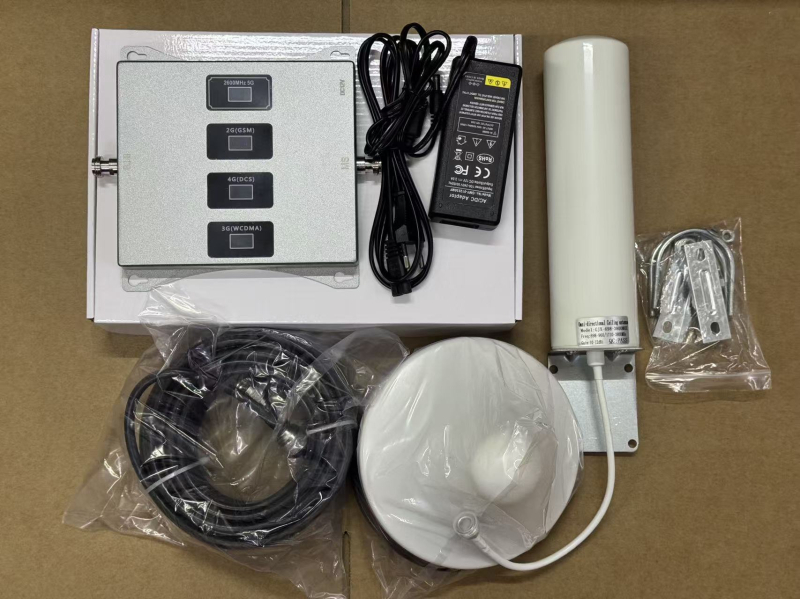 XR 2345g Daugiafrekvinis keturių dažnių mobiliojo signalo stiprintuvas su patobulintu imtuvu, dažnių diapazonas 700-2600 MHz, 2G/3G/4G/5G su internetu, dengiamas plotas 100-1000 m²