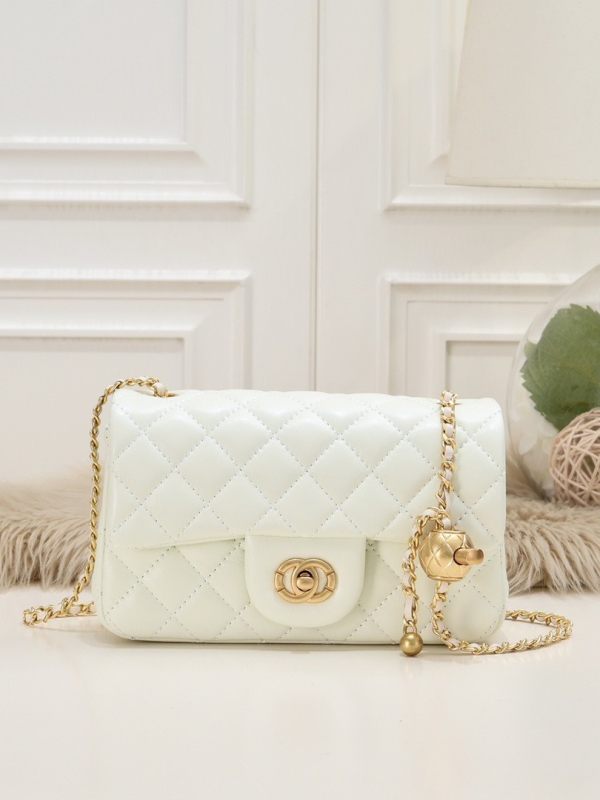 2025 Chanel-inspirirana mala kvadratna torbica s lancem, crossbody, od ovčje kože, vrhunsko izdanje