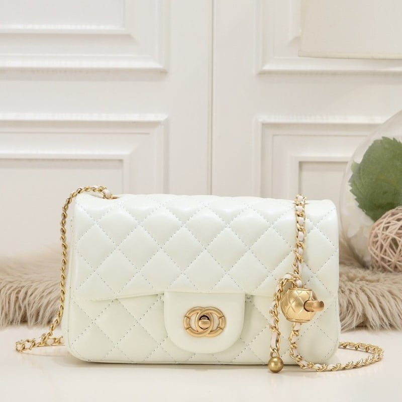 2025 Chanel-inspirirana mala kvadratna torbica s lancem, crossbody, od ovčje kože, vrhunsko izdanje