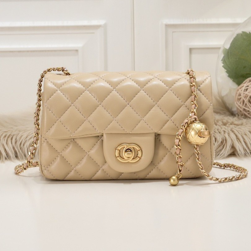 2025 Chanel-inspirirana mala kvadratna torbica s lancem, crossbody, od ovčje kože, vrhunsko izdanje