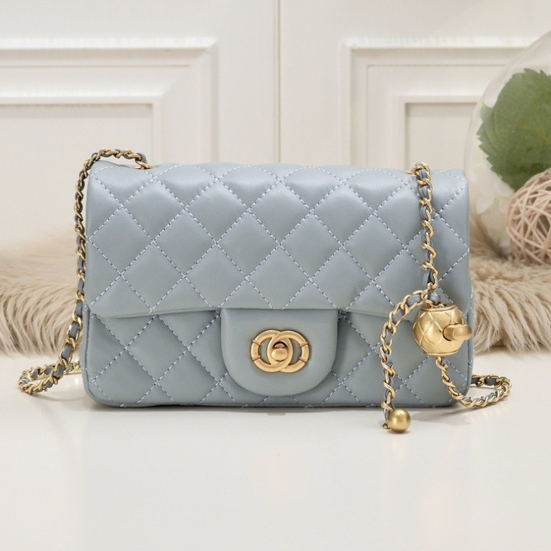 2025 Chanel-inspirirana mala kvadratna torbica s lancem, crossbody, od ovčje kože, vrhunsko izdanje