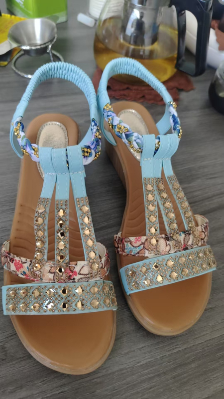 Romėniški sandalai su elastine juosta, viršus iš audinio, gumos padas, vidus iš dirbtinės odos, piršto forma: žuvies burna